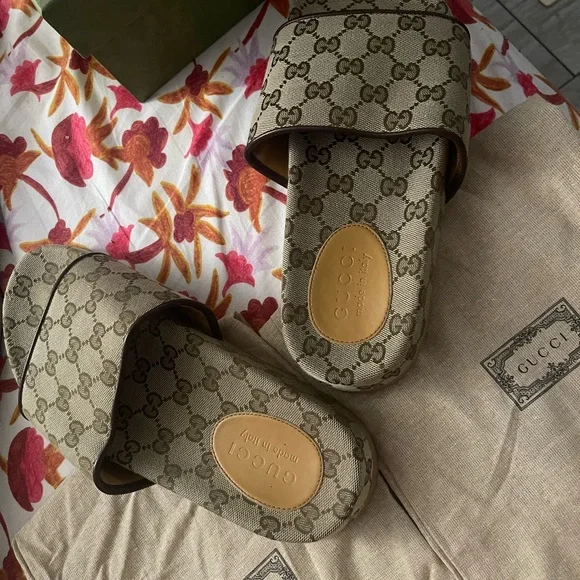 Gucci | Shoes | Gucci Beige And Brown Monogram Sandals  display picture 1